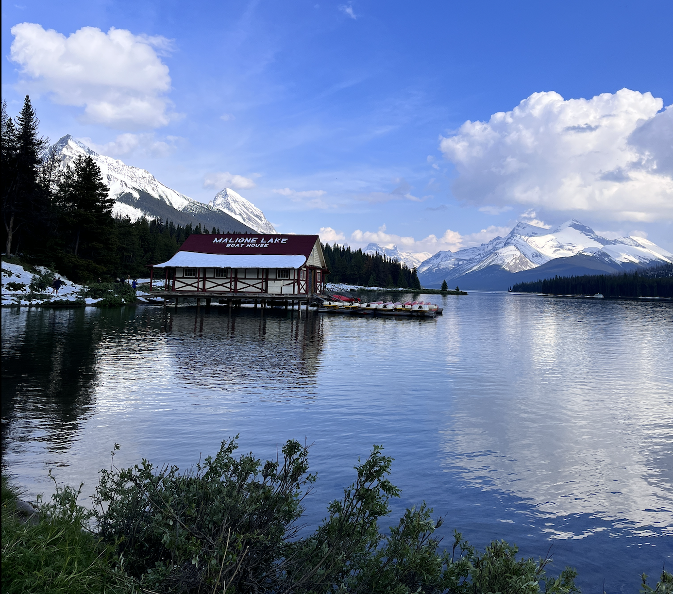 Wide shot of Spirit Island on Malign Lake